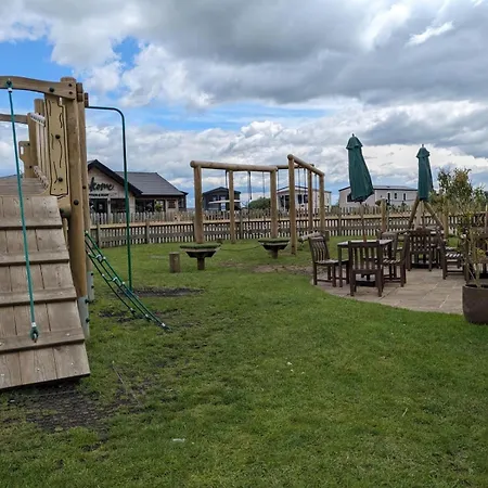 Ascot Kompleks wypoczynkowy *